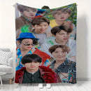 Cobertor Flanelado MINISO BTS – Macio e Confortável para Casa ou Camping