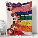 Cobertor Flanelado MINISO BTS – Macio e Confortável para Casa ou Camping