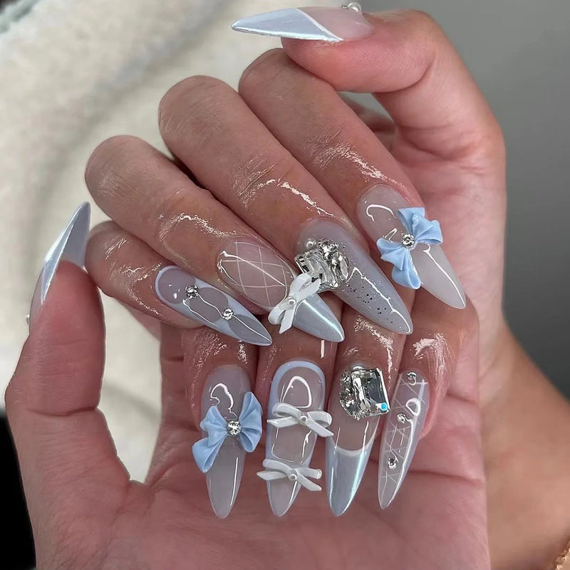 Unhas Postiças 24pcs Rosa Amêndoa com Laços, Corações e Pérolas – Press On Nail Estilo Coreano
