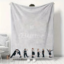 Cobertor Flanelado MINISO BTS – Macio e Confortável para Casa ou Camping