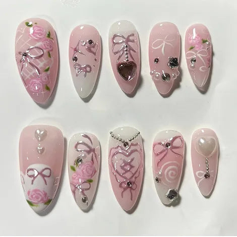Unhas Postiças 24pcs Rosa Amêndoa com Laços, Corações e Pérolas – Press On Nail Estilo Coreano