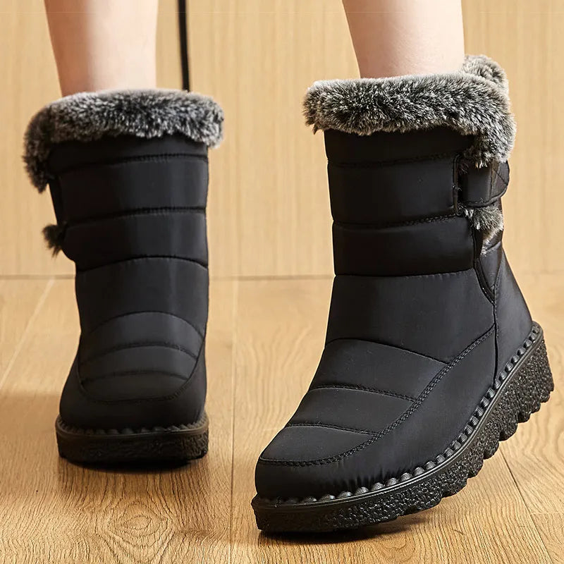 Bota Feminina de Inverno Impermeável com Forro de Pelúcia e Cano Baixo