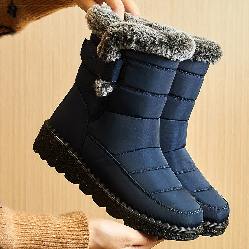 Bota Feminina de Inverno Impermeável com Forro de Pelúcia e Cano Baixo